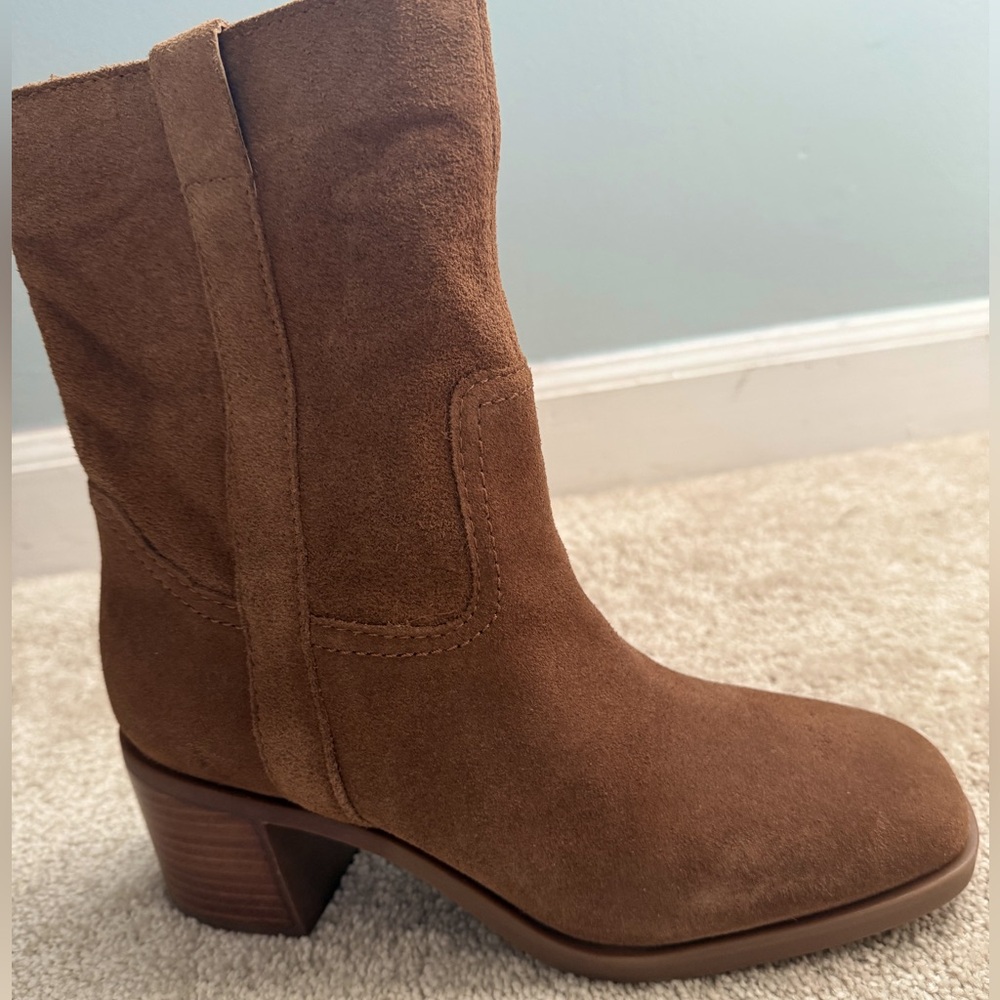 Steve Madden Brown Suede Bootie Size 8.5 Never worn